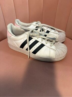 adidas Kids White Sneakers with Black Stripes and Pink Heel Tab